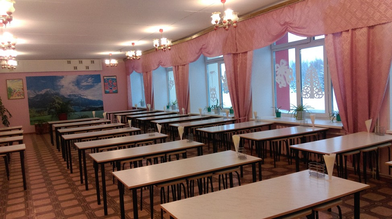 Столовая, Коммунистическая школа